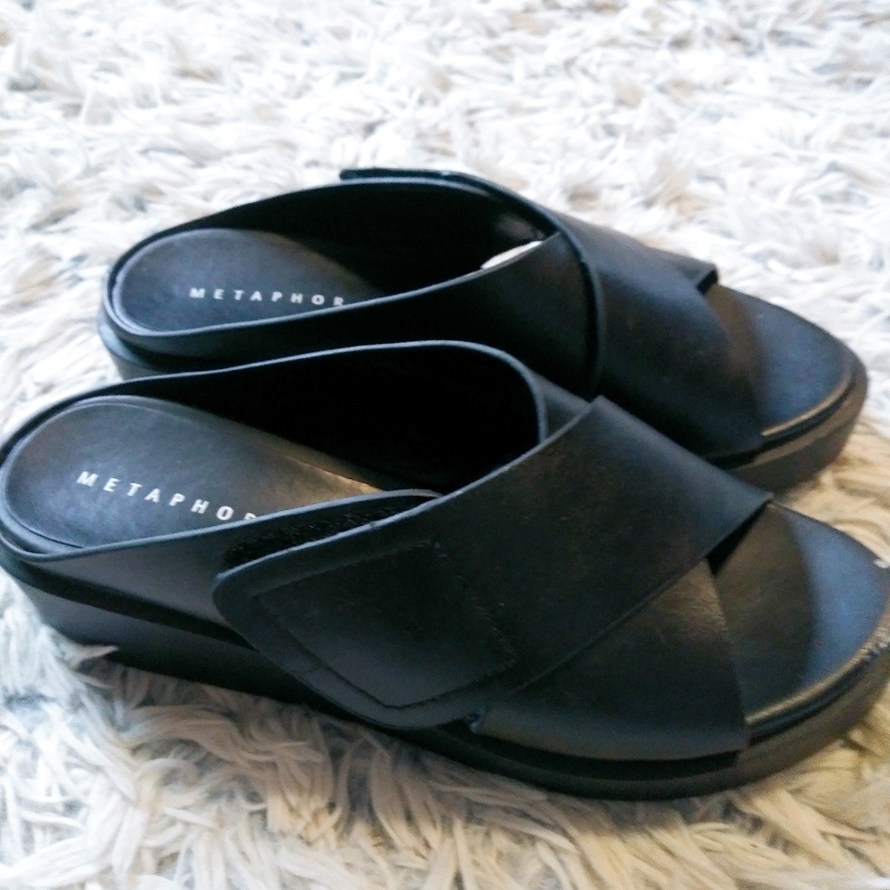 Women's leather sandals size 7